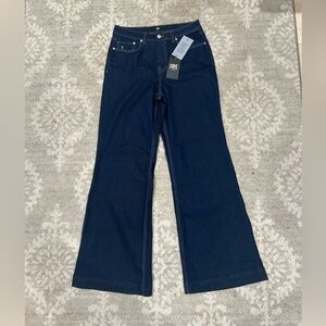 NWT Frye High Rise Dark Wash Flare Wide Leg Jeans Size 28